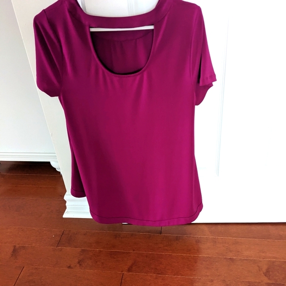 Lovely Swing Magenta Top - Picture 2 of 2